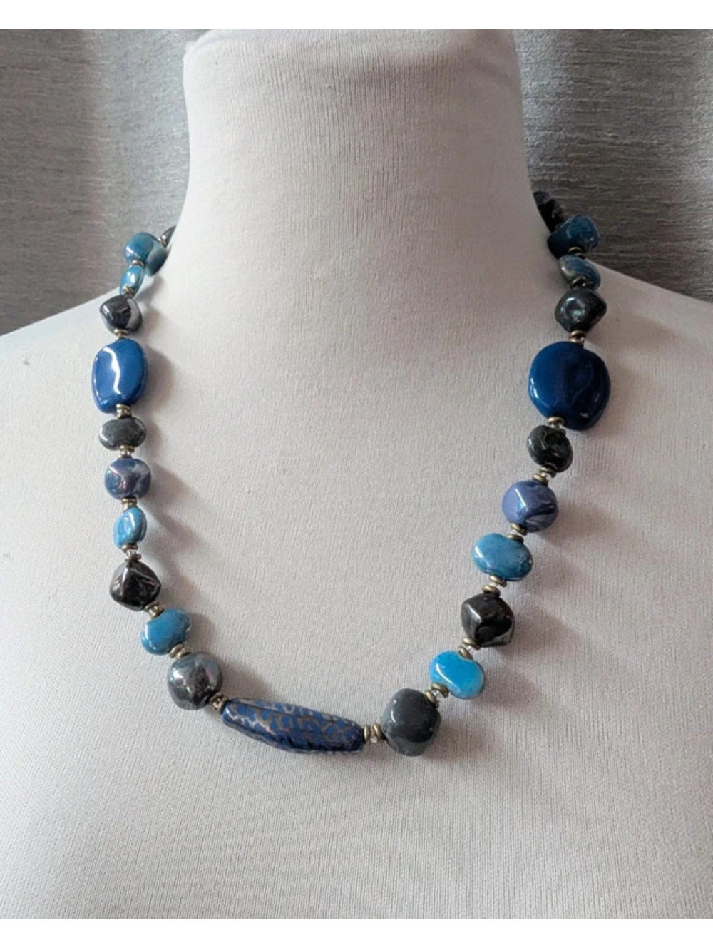 Vintage 80s Blue Ceramic Beaded Neclace